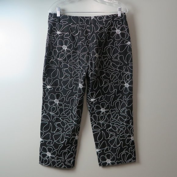TALBOTS Black & White Embroidered Floral Pattern 100% Cotton Crop Pants Size 8 - Picture 4 of 5